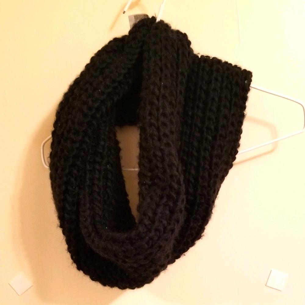 NEW! Round Scarf